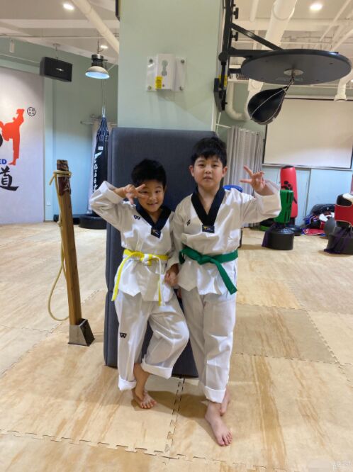 沙溢晒9岁安吉近照,身材圆润撞脸陈赫小沈阳,"东北宋仲基"肿么了