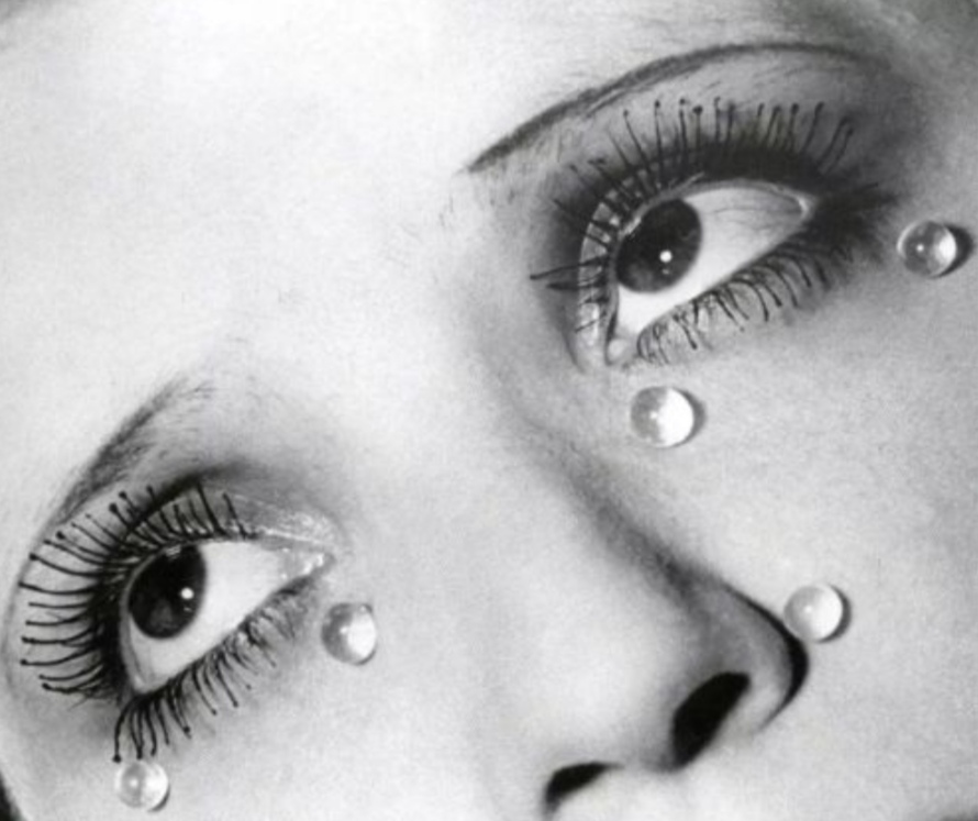 如果你是一个摄影迷,一定看过曼·雷著名的《泪珠》与《被毁坏的物体