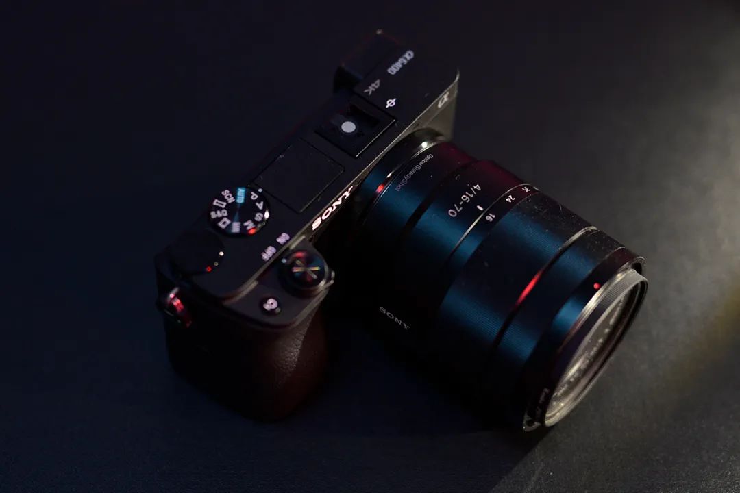 2021年给索尼半幅微单配哪些镜头合适?一起寻寻宝