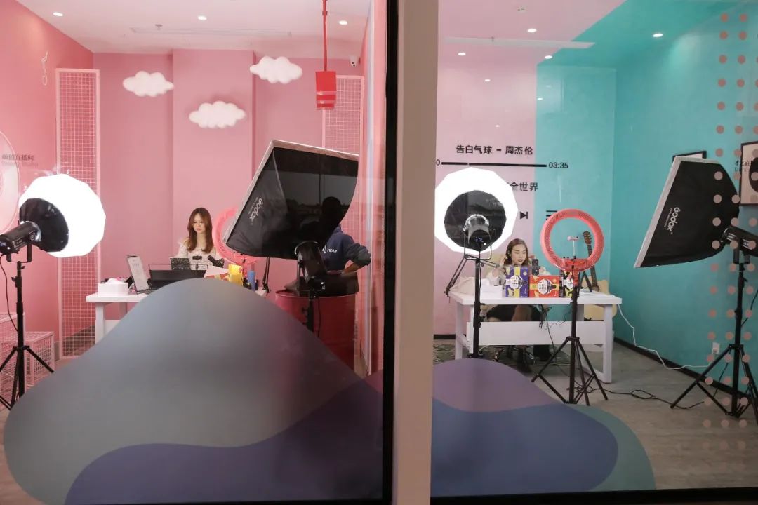 2020年中国995的明星都在直播间带货谁的成绩最好