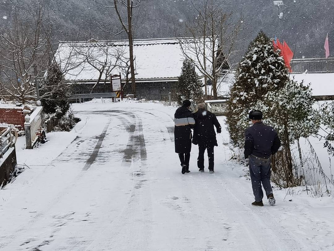 四川广元:风雪中的纪检干部|广元|农村|广元市_新浪新闻