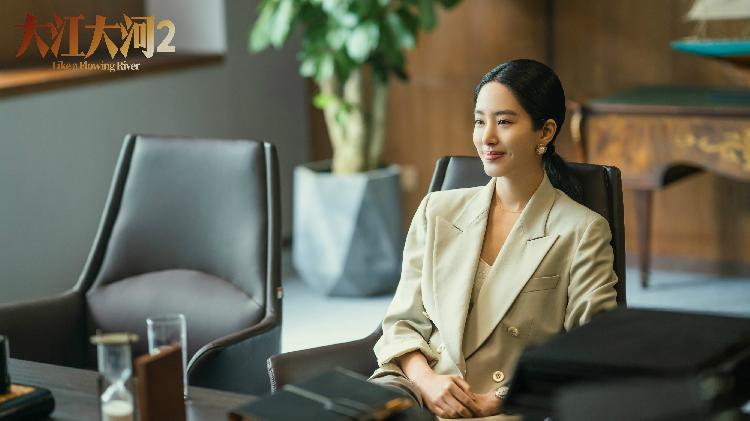 她是大江大河2里戏份最重的女角梁思申杨采钰能体会海外游子的漂泊感