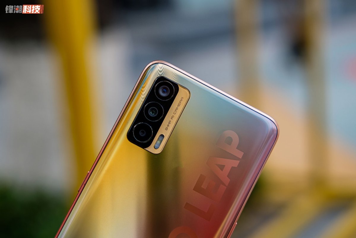 realme真我v15图赏独特锦鲤色打造科技国潮