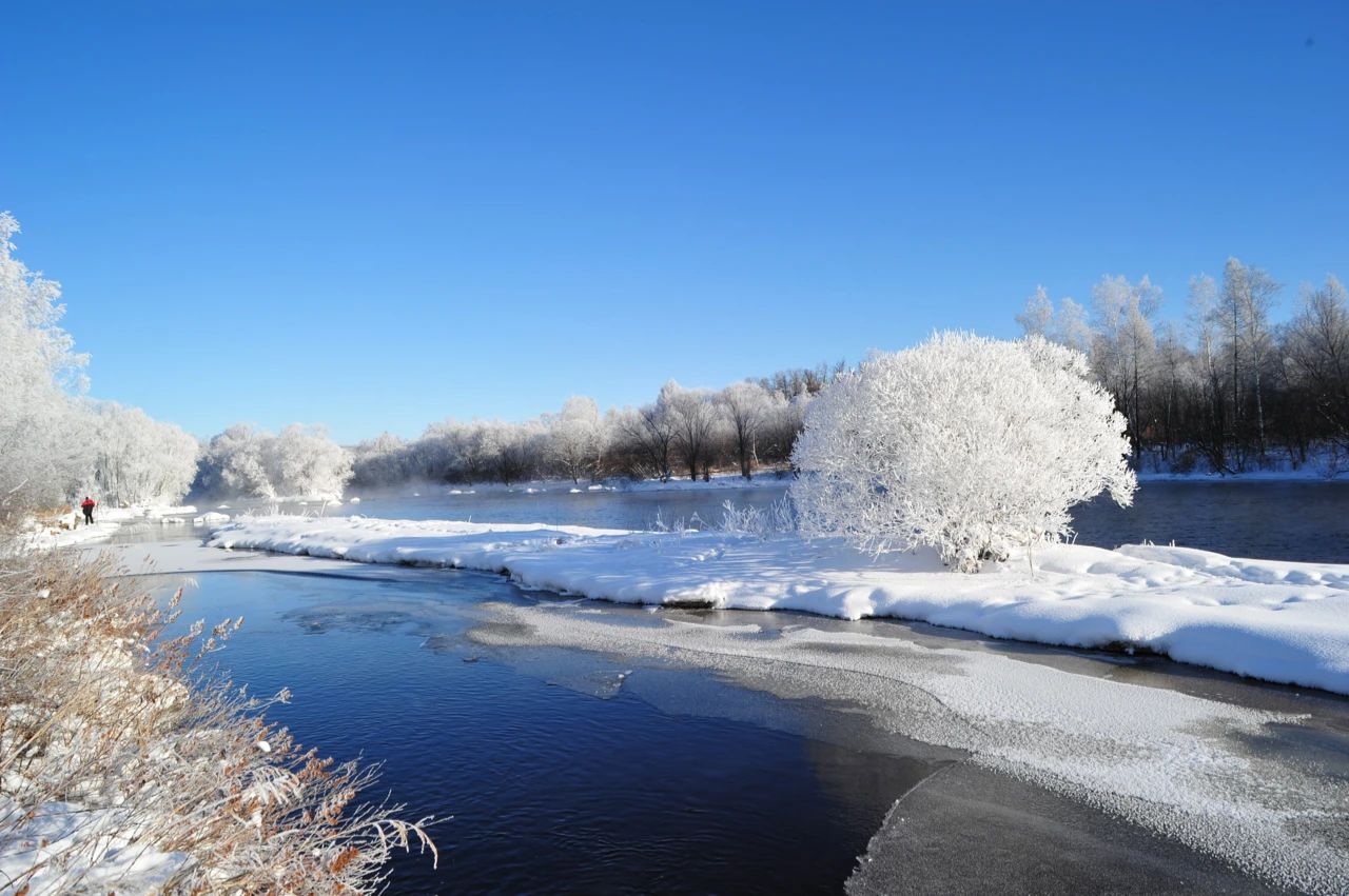这里的冬天白得浪漫黑河并不"黑"黑河并不"黑"02一座流动着异国风情的