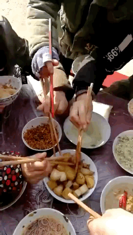 农村吃大席的快乐城里人永远体会不到