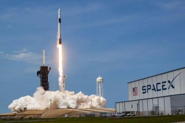 SpaceX火箭发射现场