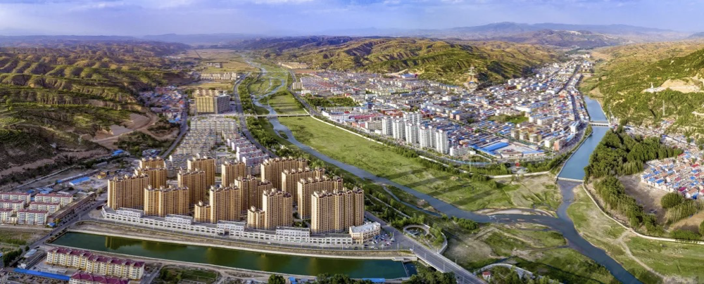 山西静乐公路隐患与国道污染 国道路边私人地堆放货物合法吗