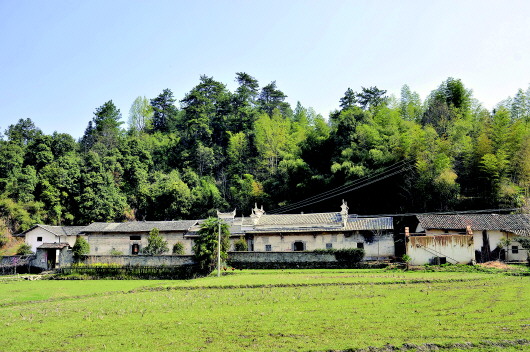 江西修水县陈家老屋外貌.  新华社资料片