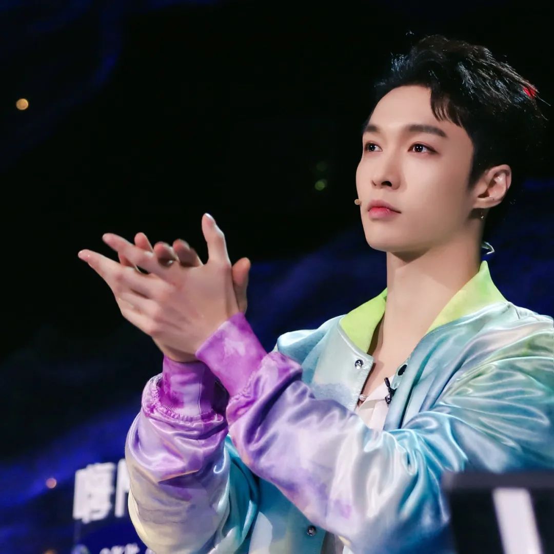 上看不过瘾接前线探子来报:谢欣,黎星,李艳超李倩,张娅姝,胡婕于建伟