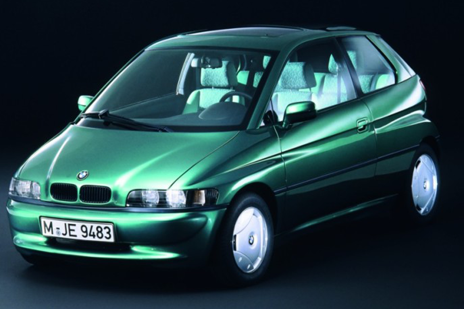 汽车看点 自媒体 正文进入20世纪90年代,符合现代汽车主流审美的纯