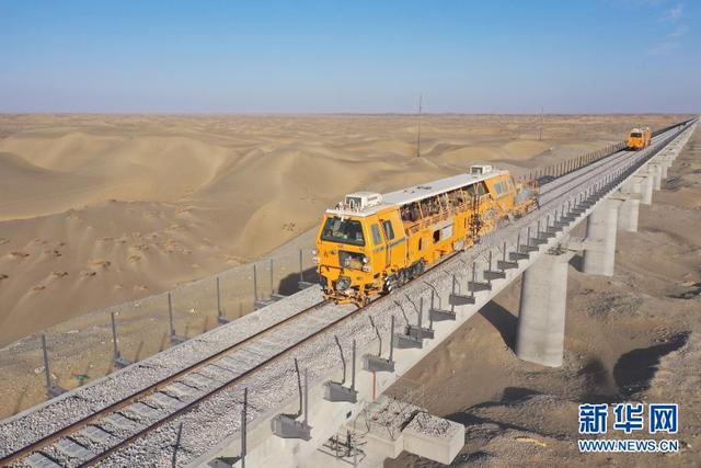 留守"死亡之海"他隔空尝到"妈妈的味道"|阿曼|铁路|塔克拉玛干沙漠