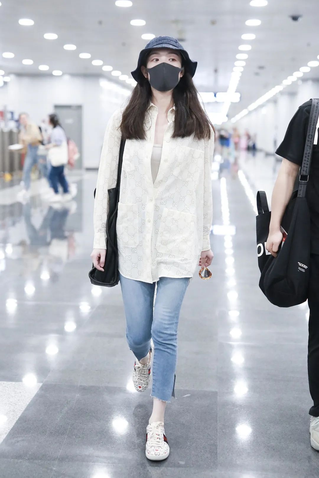 彩虹屁| 看完《流金岁月》,再看看倪妮的街拍私服(还是好看)