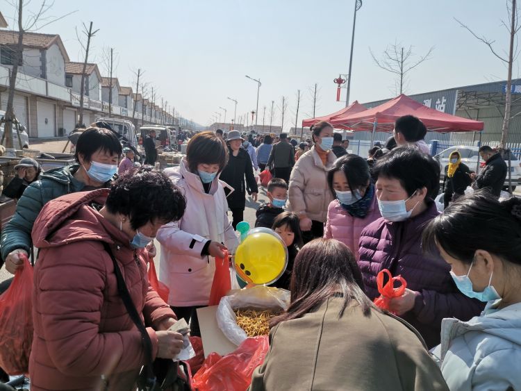 新春走基层|即墨王村:赶年集,办年货