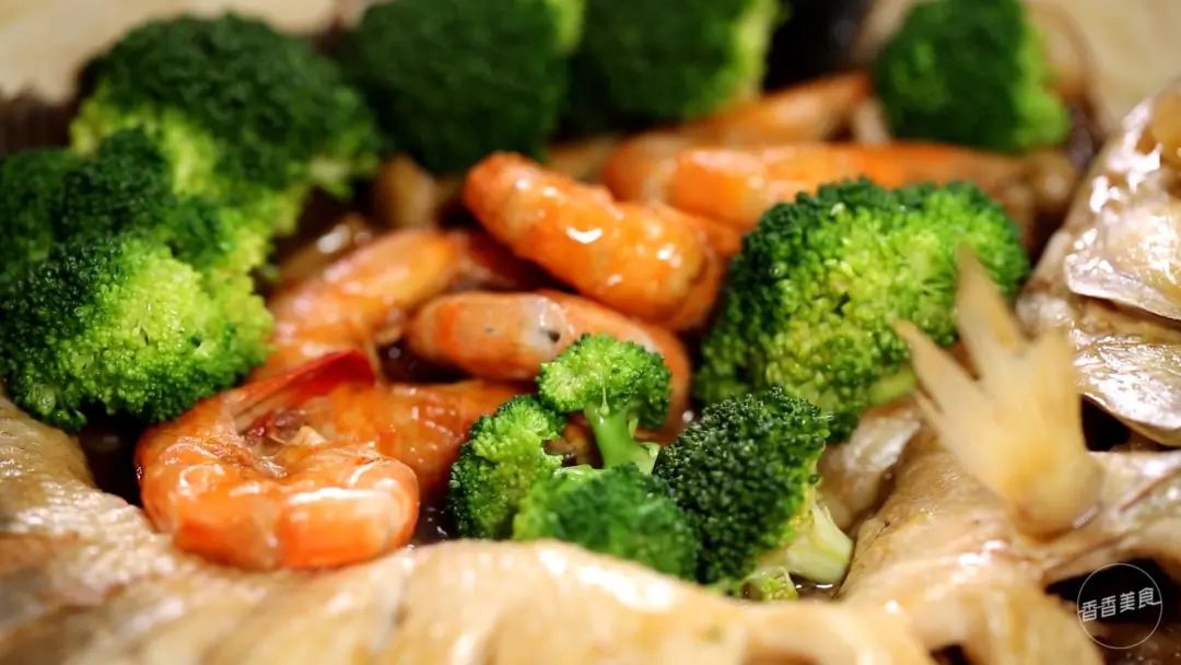 年味儿担当来给咱家的年夜饭加个菜