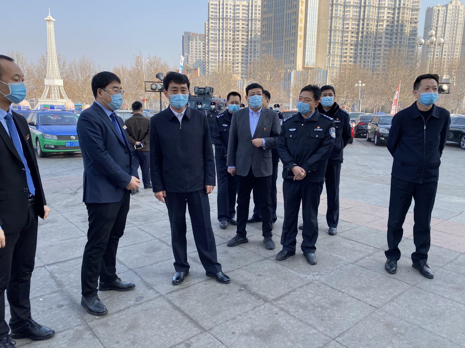 邵浩浩先后到德城区世纪风广场,华戎银泰小区,经济技