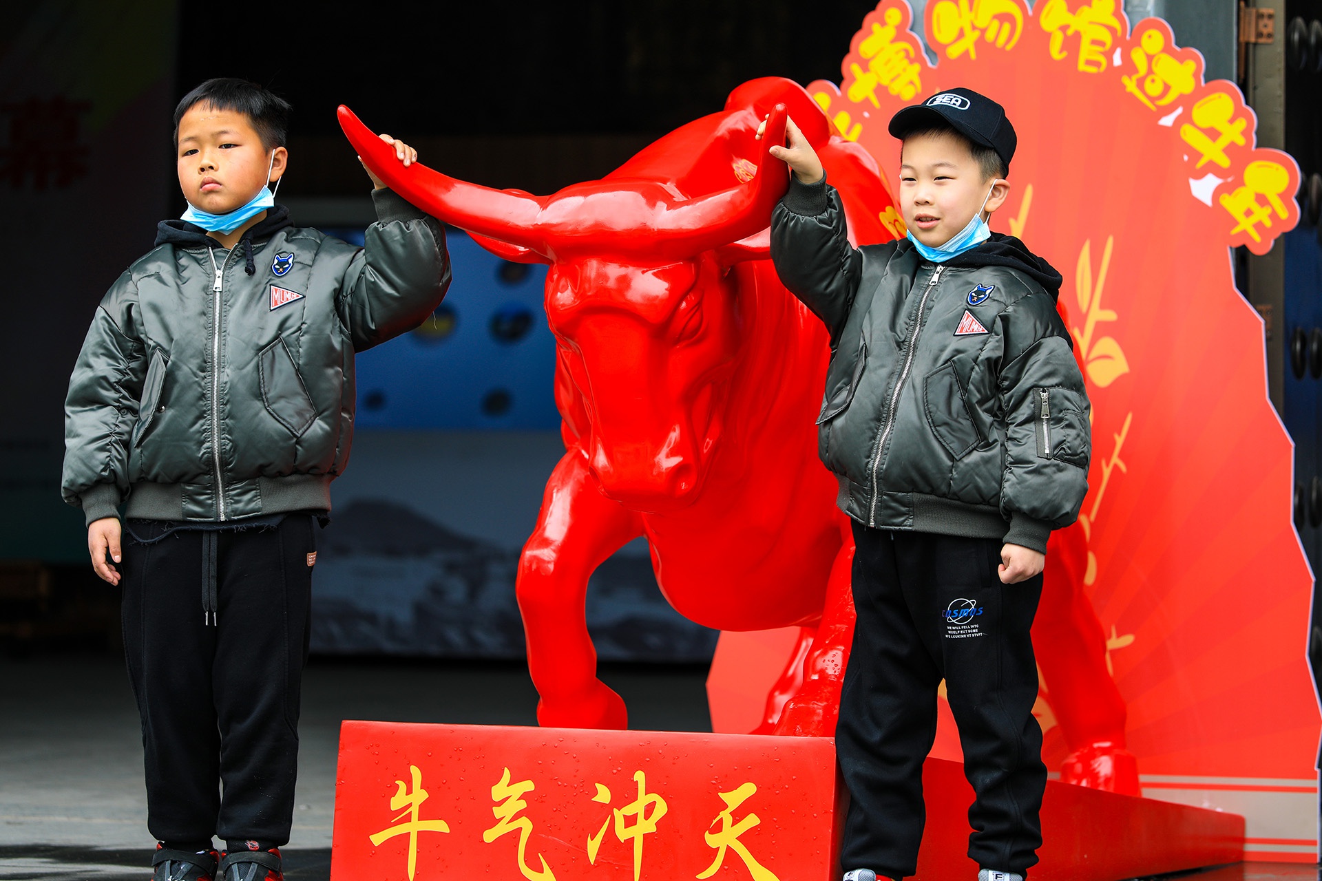 摄影师驾到多彩牛年活色生香