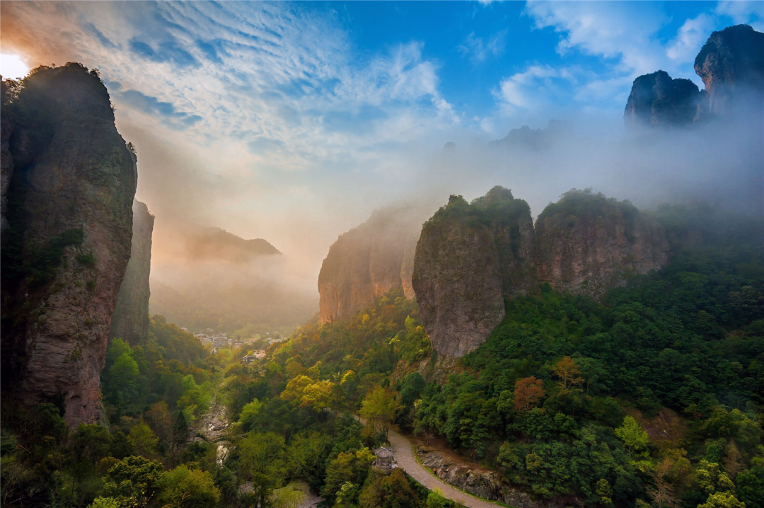 雁荡山灵峰美景 胡安明 摄