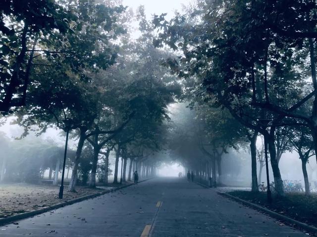 毕业第一年，我在广州找到了月入过万的工作休闲区蓝鸢梦想 - Www.slyday.coM