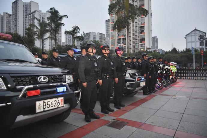 节日我在岗丨荣昌公安守护棠城除夕