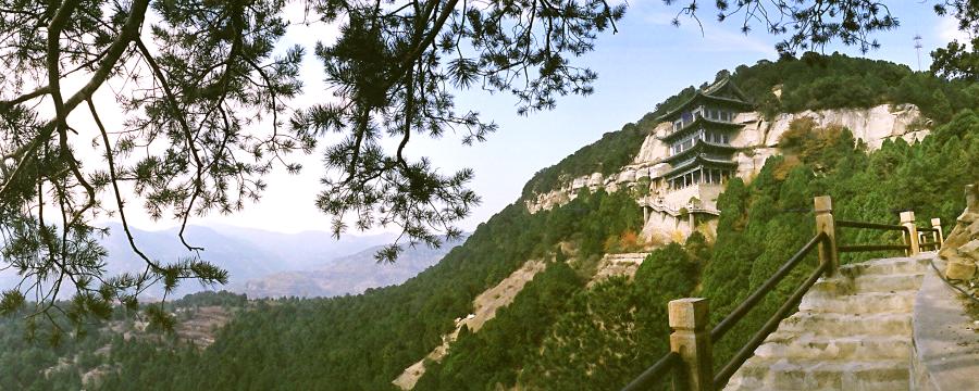 天龙山外景（太原市天龙山石窟博物馆提供）