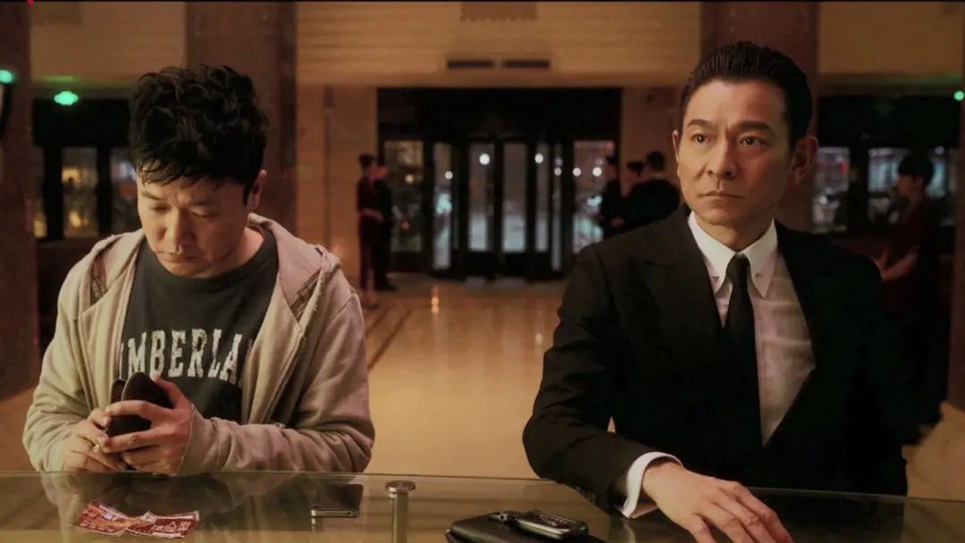 人潮汹涌主创电影关心你飞得高不高疼不疼