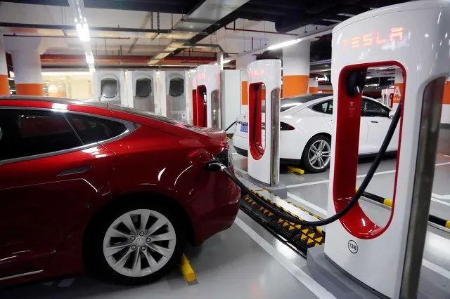 特斯拉在华销量罕见大跌！还遭全球最大对冲基金清仓！出什么事了