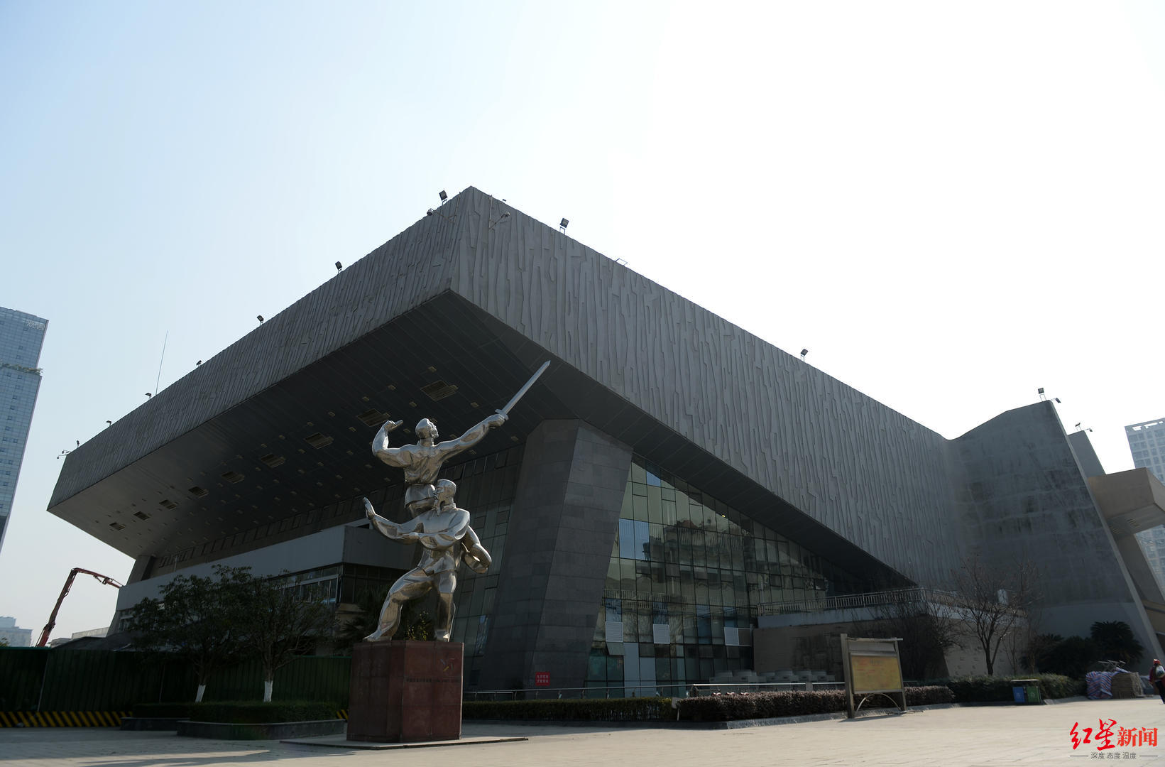 自从去年9月底四川省体育馆改造提升项目正式开工,到即将于本月底竣工