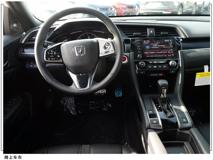 本田全新思域两厢版实拍!搭1.5t,内饰再升级,中置排气更吸睛