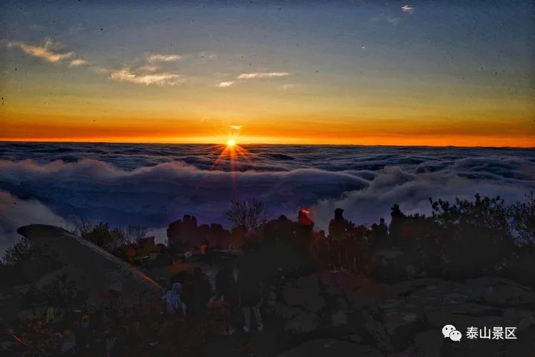 牛年伊始~登泰山观日出 祈愿国泰民安|泰山_新浪新闻