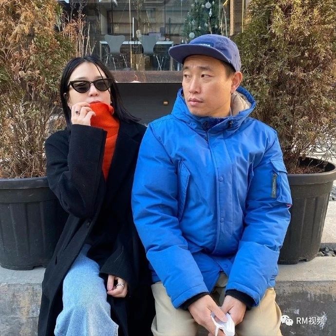 姜gary与妻子合照,幸福的狗哥