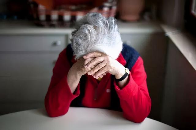 人到晚年最痛苦的事不是没钱关乎幸福的只有三物