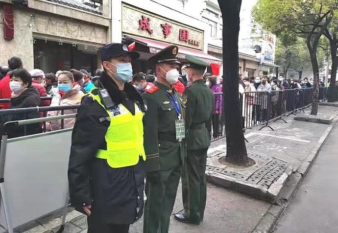 妈妈“套路”深！普陀民警收到寄来的土特产，一拆竟是……【爱申活暖心春】休闲区蓝鸢梦想 - Www.slyday.coM
