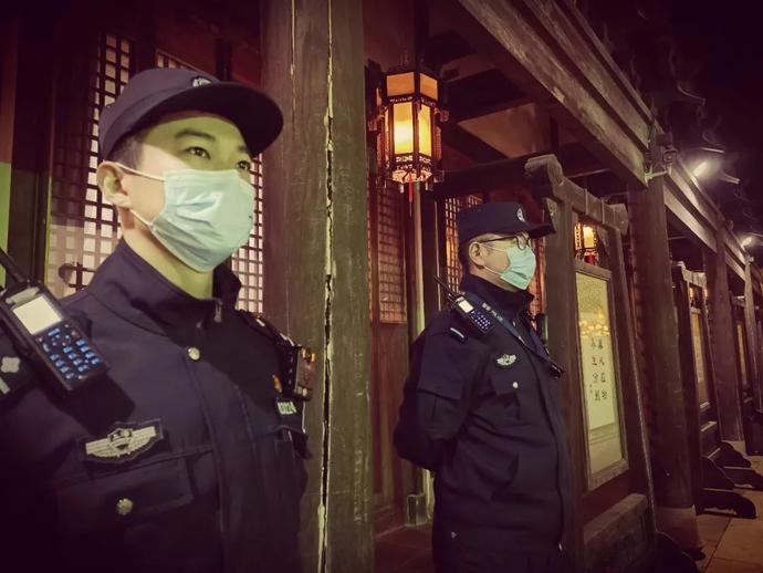 妈妈“套路”深！普陀民警收到寄来的土特产，一拆竟是……【爱申活暖心春】休闲区蓝鸢梦想 - Www.slyday.coM