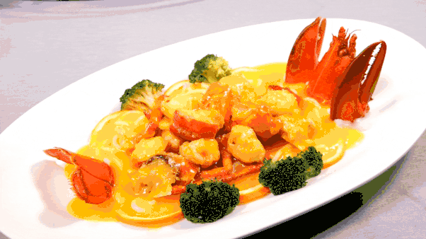 肉质紧实,味道甘甜足足有1.8斤的波士顿龙虾,黄油焗波龙1.