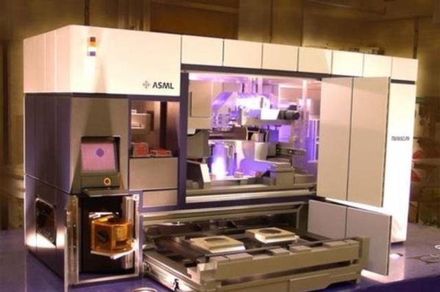 独占全球91％的光刻机份额，荷兰ASML的背后，谁是最大股东？__财经头条