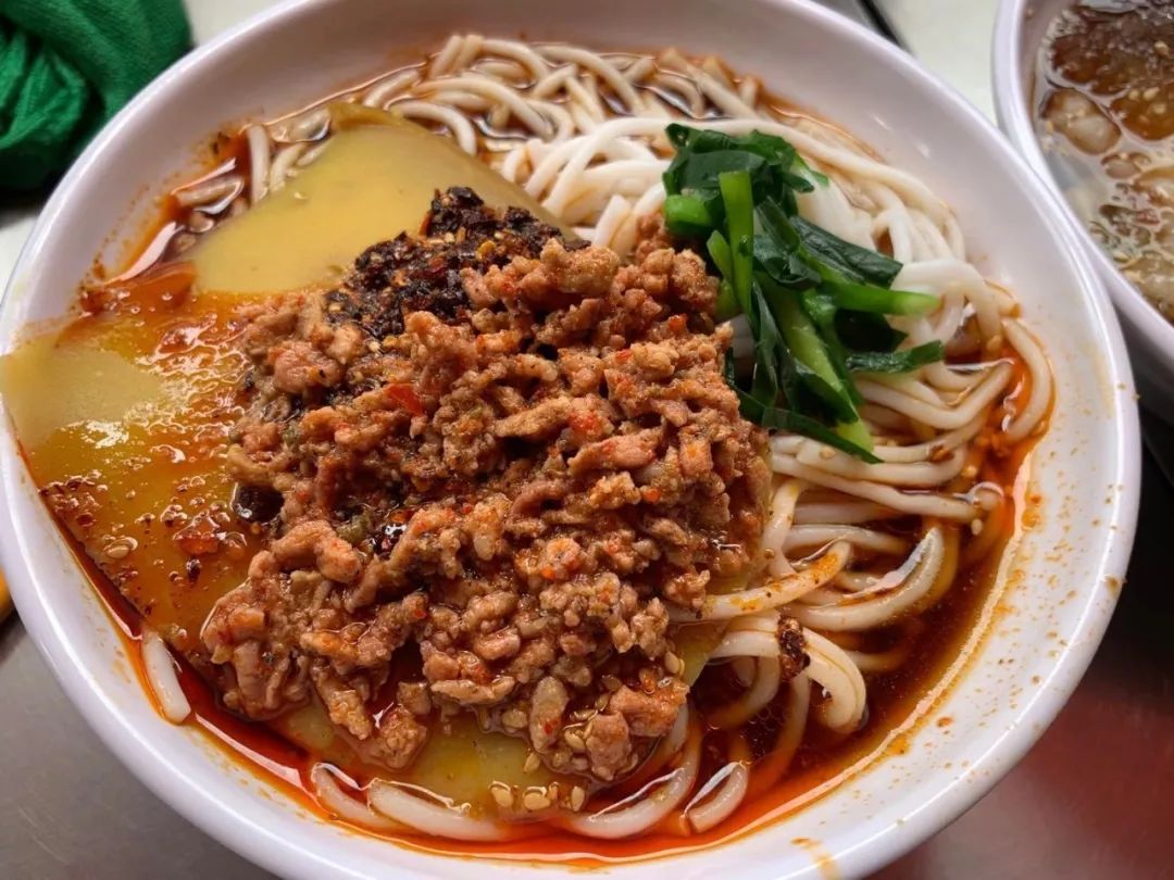 凉米线 普娅鑫 摄