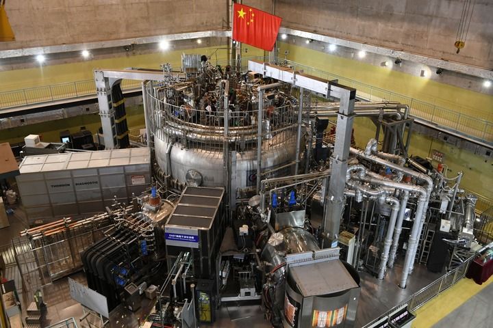 这是有“人造太阳”之称的全超导托卡马克核聚变大科学装置EAST（2018年8月16日摄）。 新华社发（马启兵摄）