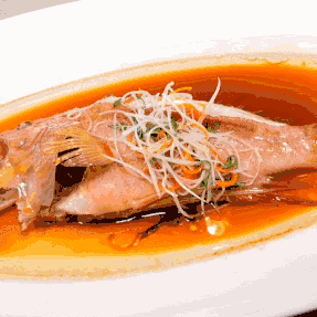 海产品无法比拟的,其鱼味淡中含鲜,东星斑肉质嫩滑雪白,清蒸东星斑3