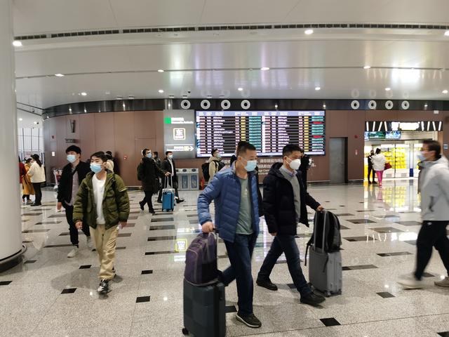 大兴机场提醒：返京旅客登机前将查验7日内核酸检测阴性证明