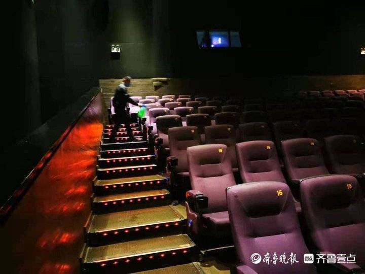 不少潍坊市民发现进电影院仿佛成了一种潮流,朋友圈里掀起的晒票风