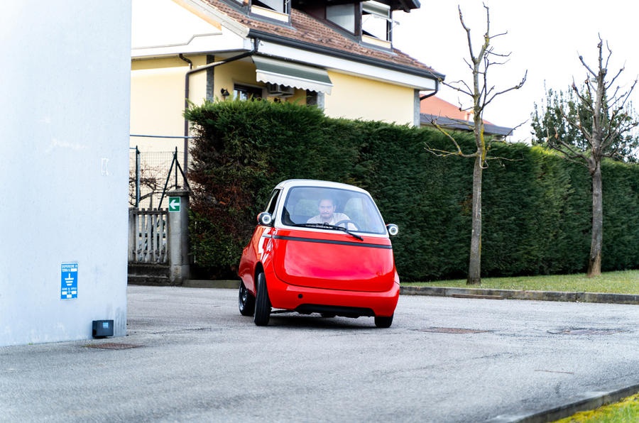 基于宝马isetta的两座纯电动汽车即将投产,这或许是世界上最小的一款
