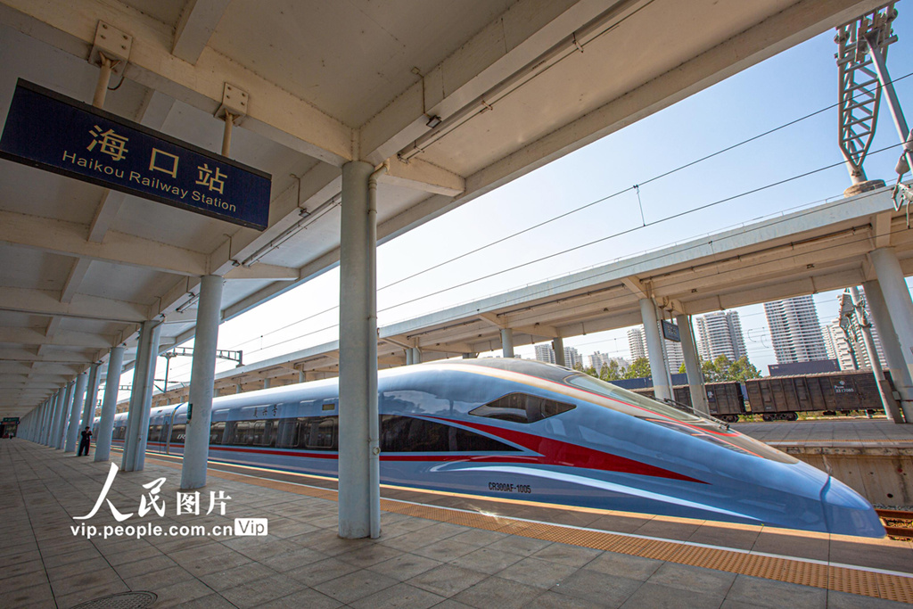 龙骧包颜色选择 钢铁灰海军蓝哪个更好看