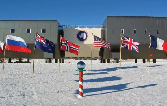 南极是人类公共属地，为何还存在主权之争？