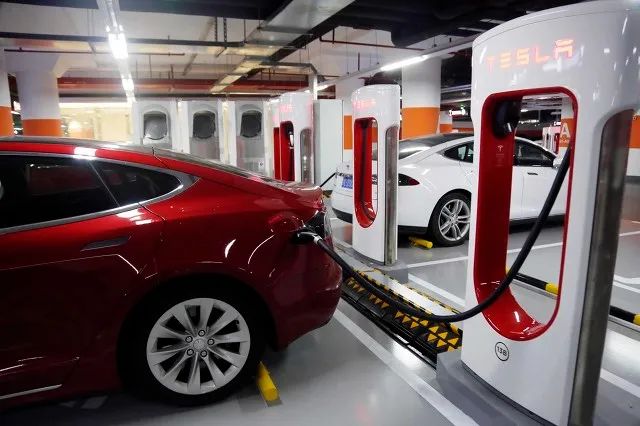 特斯拉“甩锅”国家电网后遭“打脸”！官微发文致歉