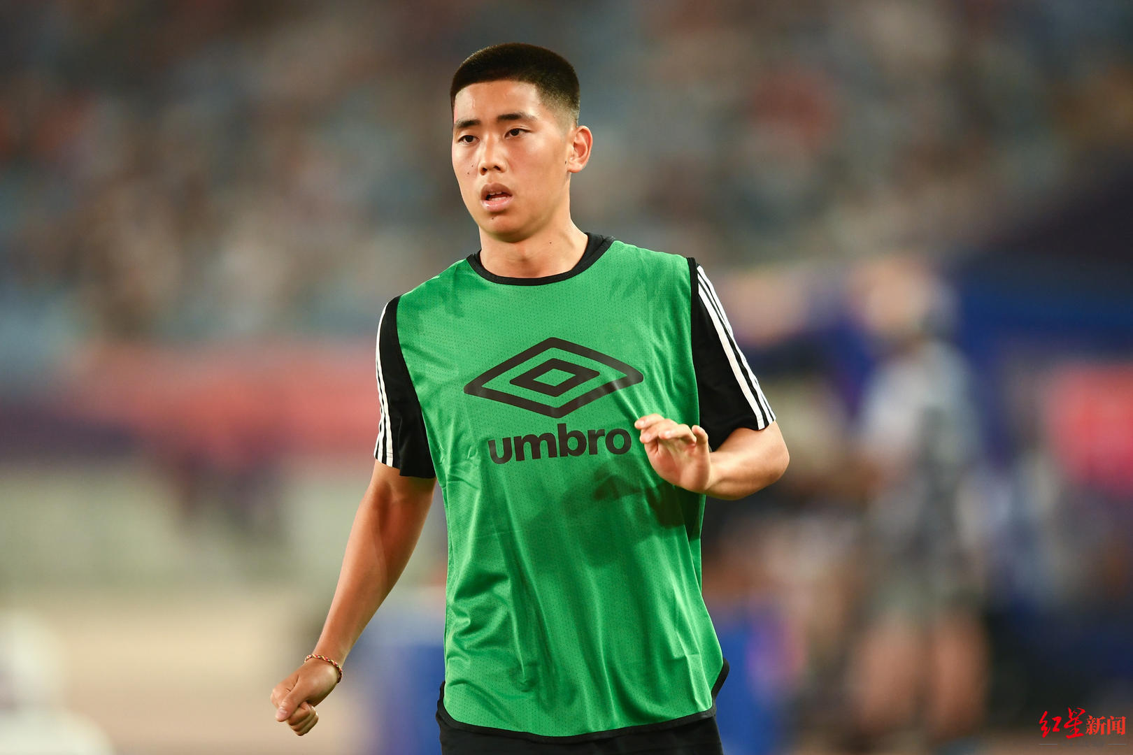 狼队中已经有何朕宇,王佳豪这两名中国球员,以及瑞士华裔中场杨明阳