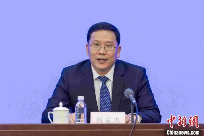枣庄市人民政府副市长刘吉忠介绍相关情况。刘超 摄