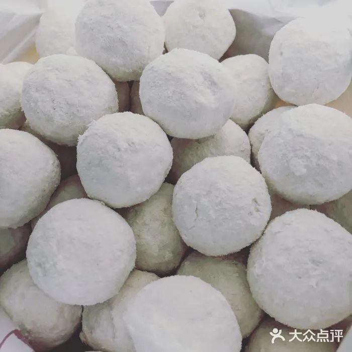 新一年的日子肯定越过越红火~吃上一碗代表着团团圆圆的元宵糯米粉