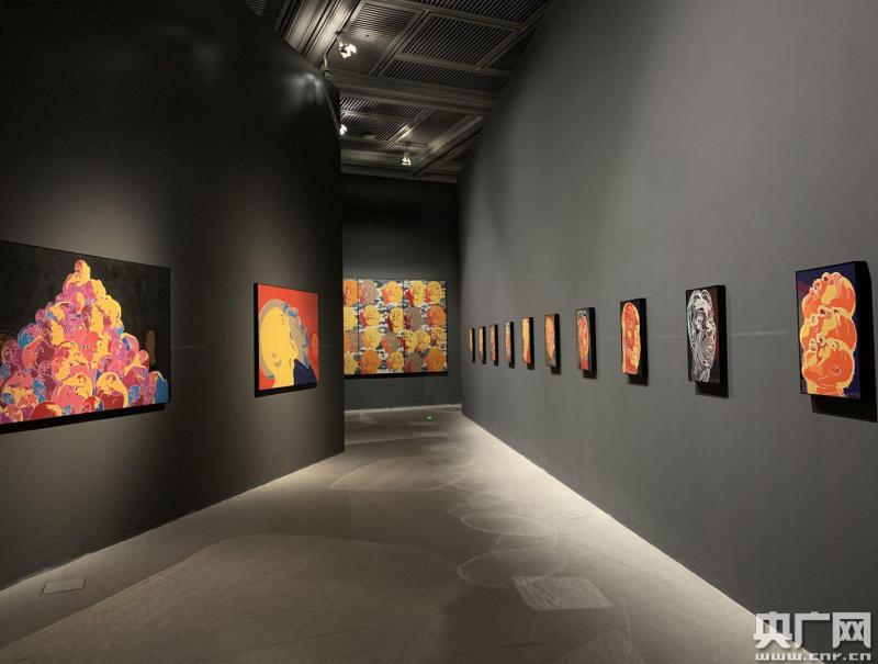 方力钧版画展在湖南省博物馆线下云上同步开展