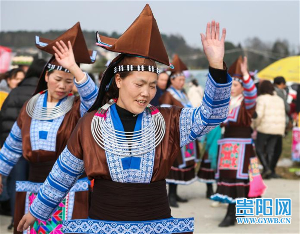 贵安马场镇:跳花节里迎新春|马场|苗族|花树_新浪新闻