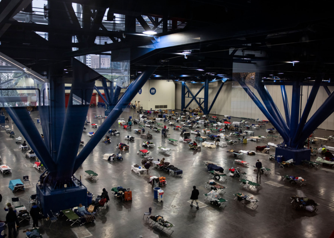 700多名得州民众居住在临时避难所.推特截图